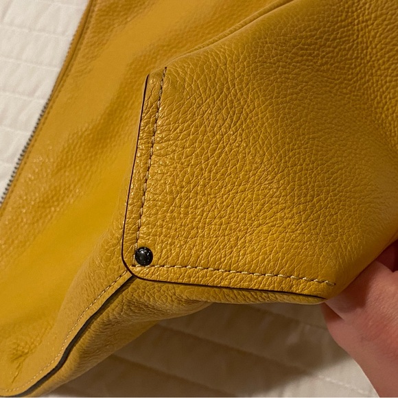 Coach F31507 Abby Duffle Mustard Yellow Gold Pebbled Leather Shoulder handbag - Picture 7 of 13